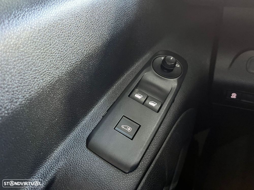 Peugeot Partner 1.6 HDI 3 LUGARES ***IVA DEDUTIVEL *** - 24