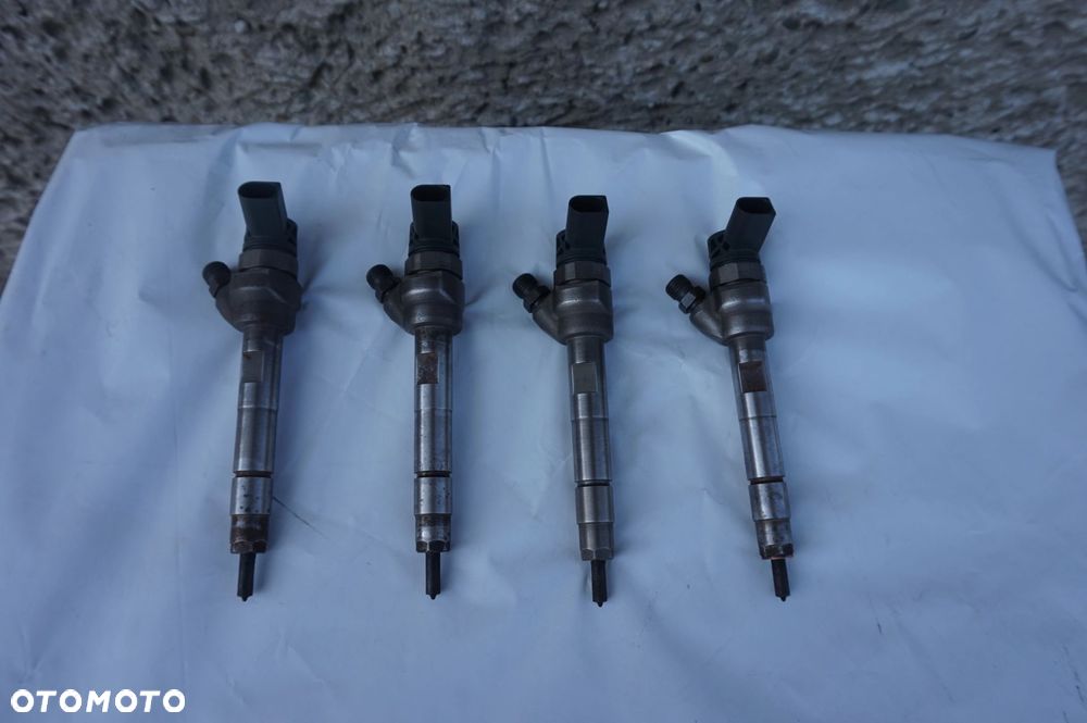 WTRYSK 2.0D BMW F10 F20 F25 F30 F31 F34 0445110617