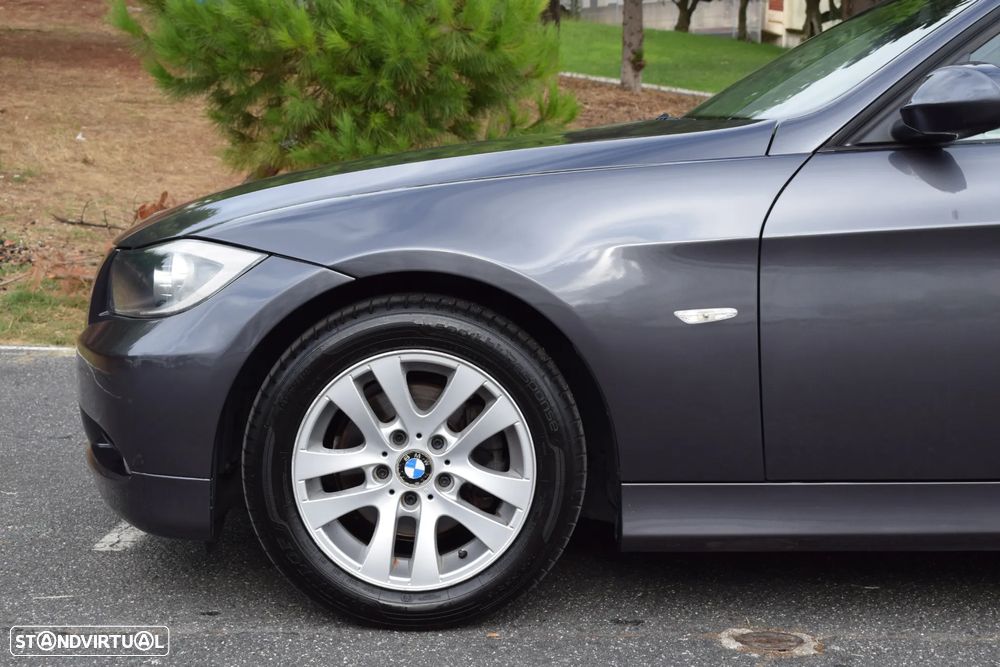 BMW 318 d Exclusive - 27