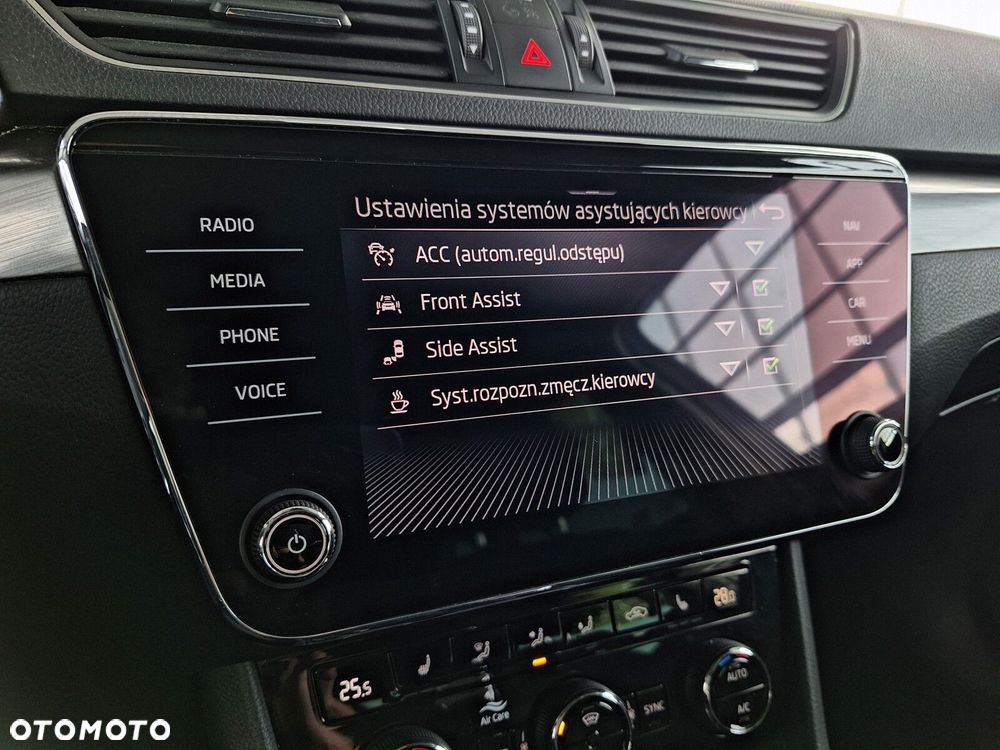 Skoda Superb 2.0 TDI SCR Style DSG - 33