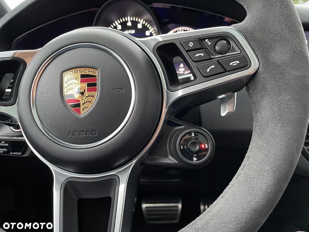 Porsche Cayenne - 26