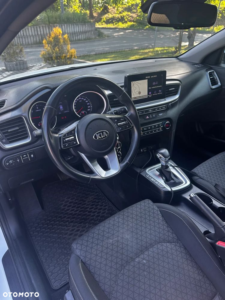 Kia Ceed - 8