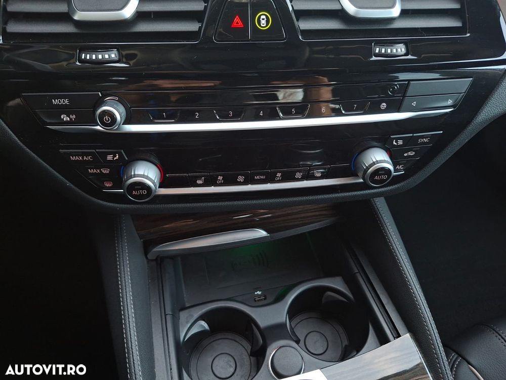 BMW Seria 5 520d xDrive Aut. Luxury Line - 34