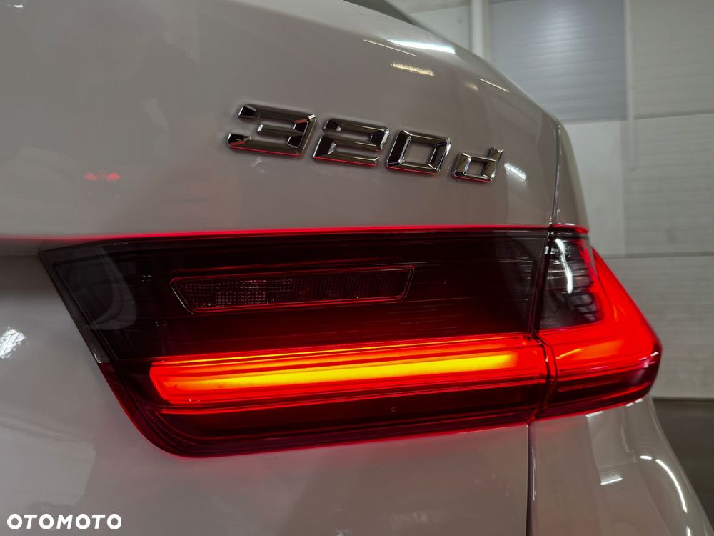 BMW Seria 3 320d xDrive mHEV M Sport - 20