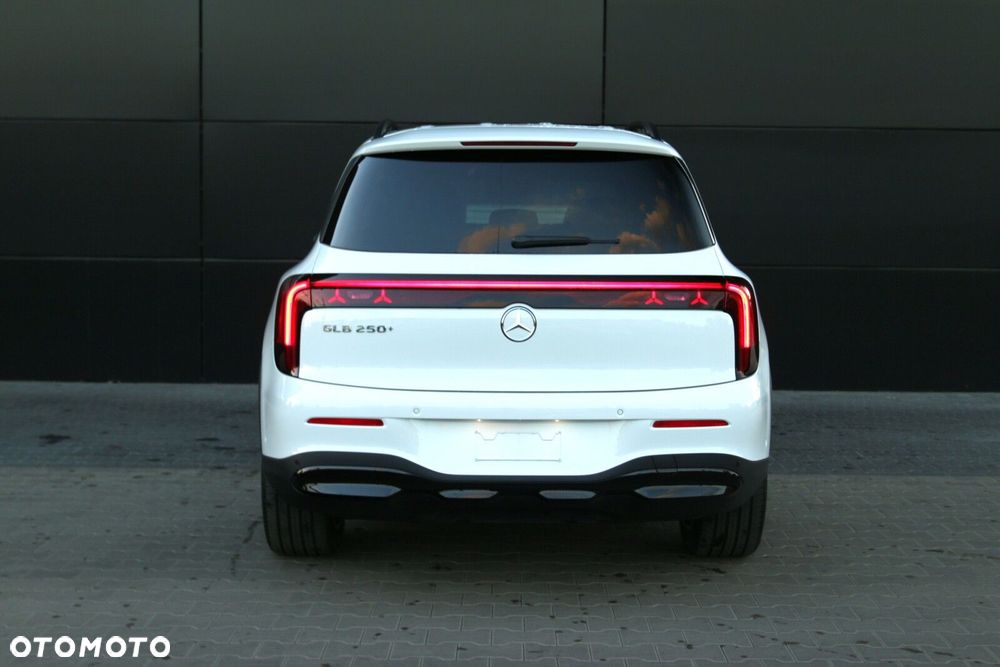 Mercedes-Benz GLB - 8