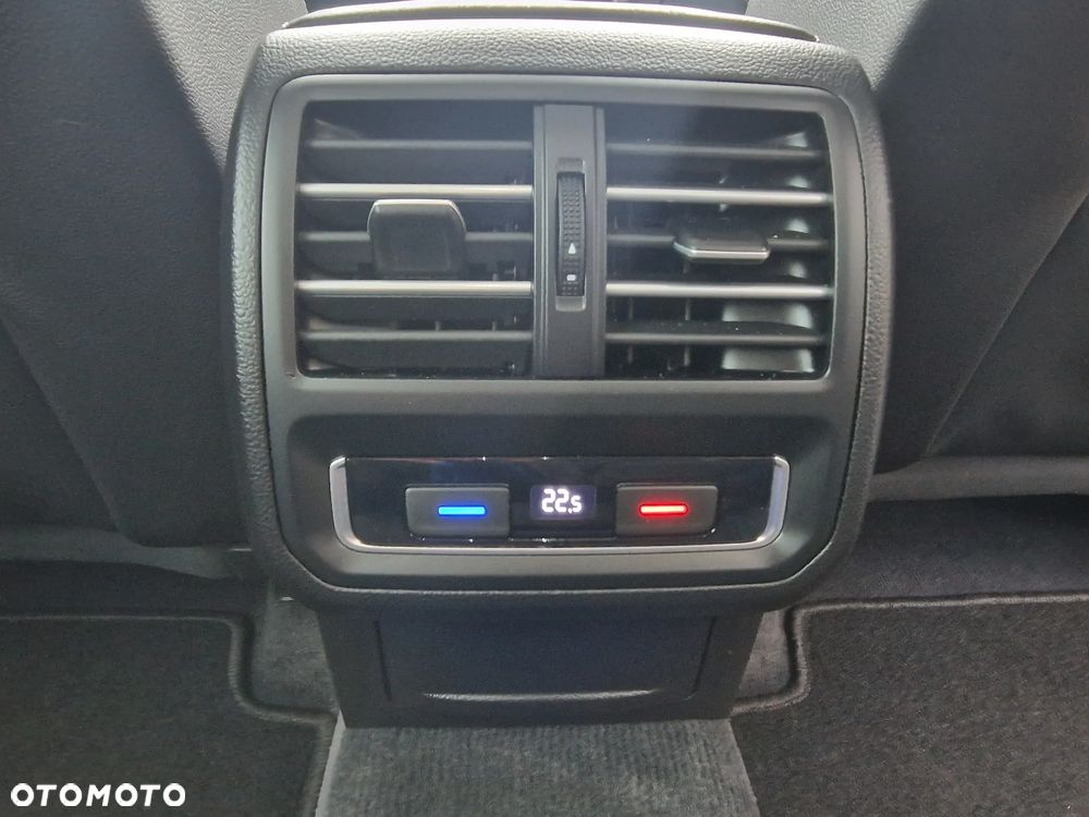 Volkswagen Passat 2.0 TDI DSG (BlueMotion Technology) Highline - 17