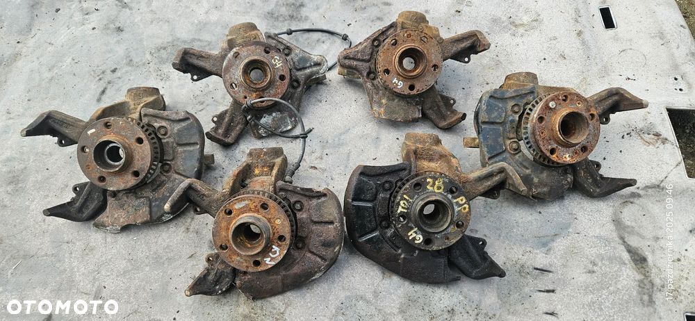 Zwrotnica piasta lewa prawa przednia ABS 260mm 288mm VW Golf IV Bora Octavia I Audi A3 1,4  1,6 benzyna  1,9 TDI - 1