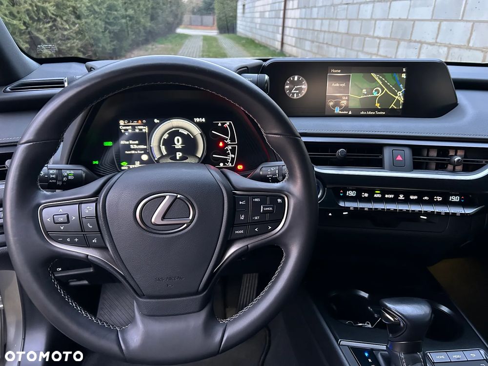 Lexus UX - 11