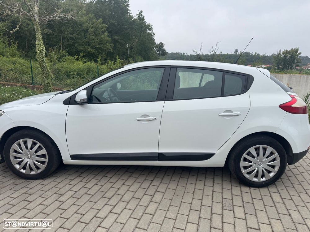 Renault Mégane 1.5 dCi Dynamique - 4