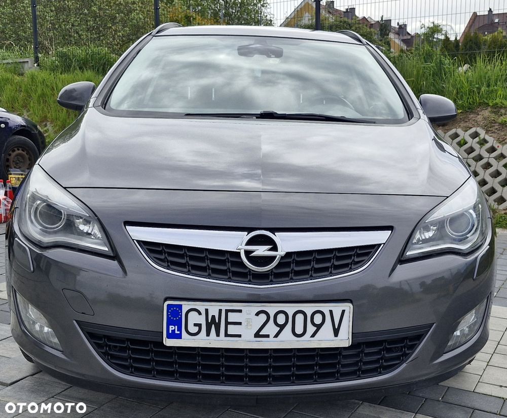 Opel Astra 2011 photo 4