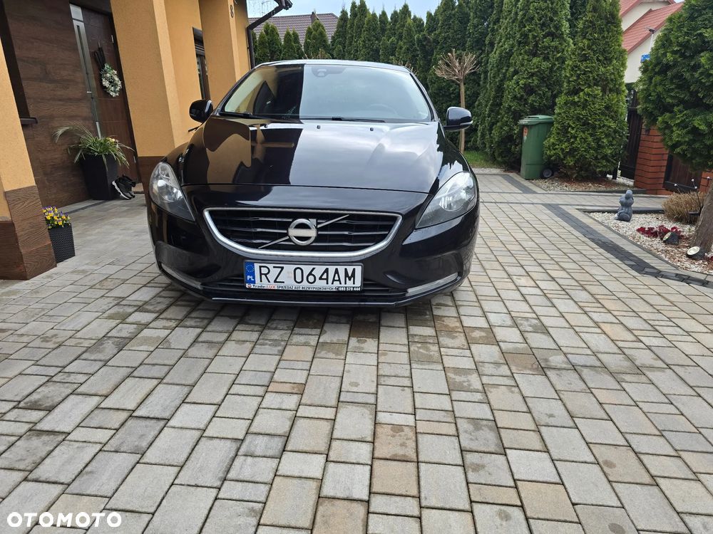 Volvo V40 D2 Momentum - 2