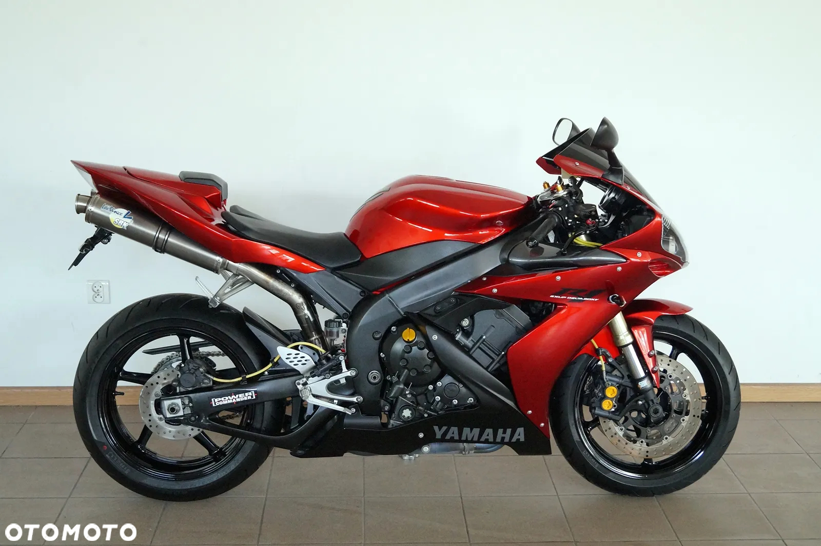 Yamaha R1 - 5