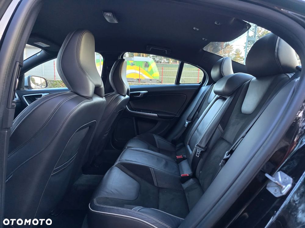 Volvo S60 D3 Geartronic RDesign - 25