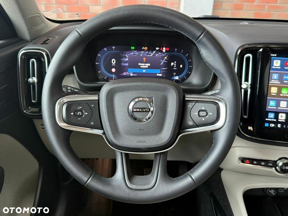 Volvo XC 40 B4 AWD Plus Bright - 17