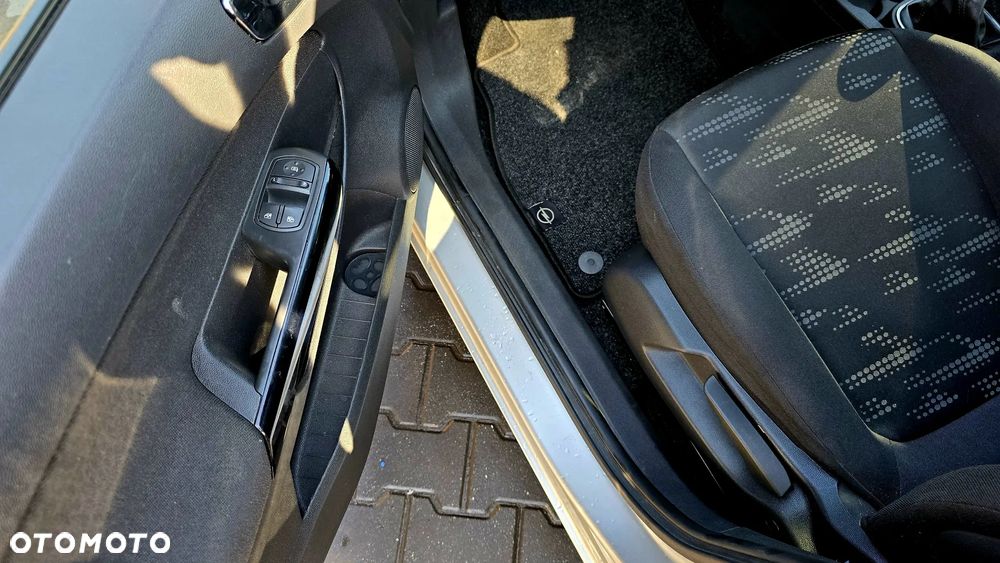 Opel Corsa 1.4 16V 150 Jahre - 14