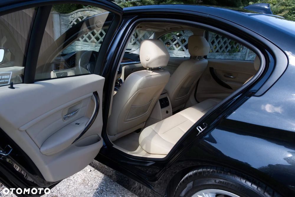 BMW Seria 3 328i - 13