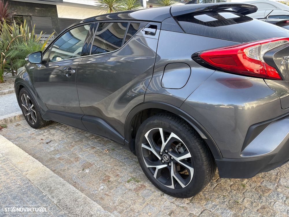Toyota C-HR 1.8 HSD Lounge — fotografia 5