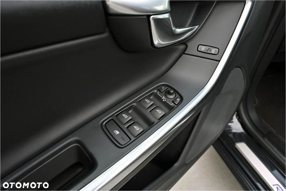 Volvo V60 D4 Geartronic RDesign - 11