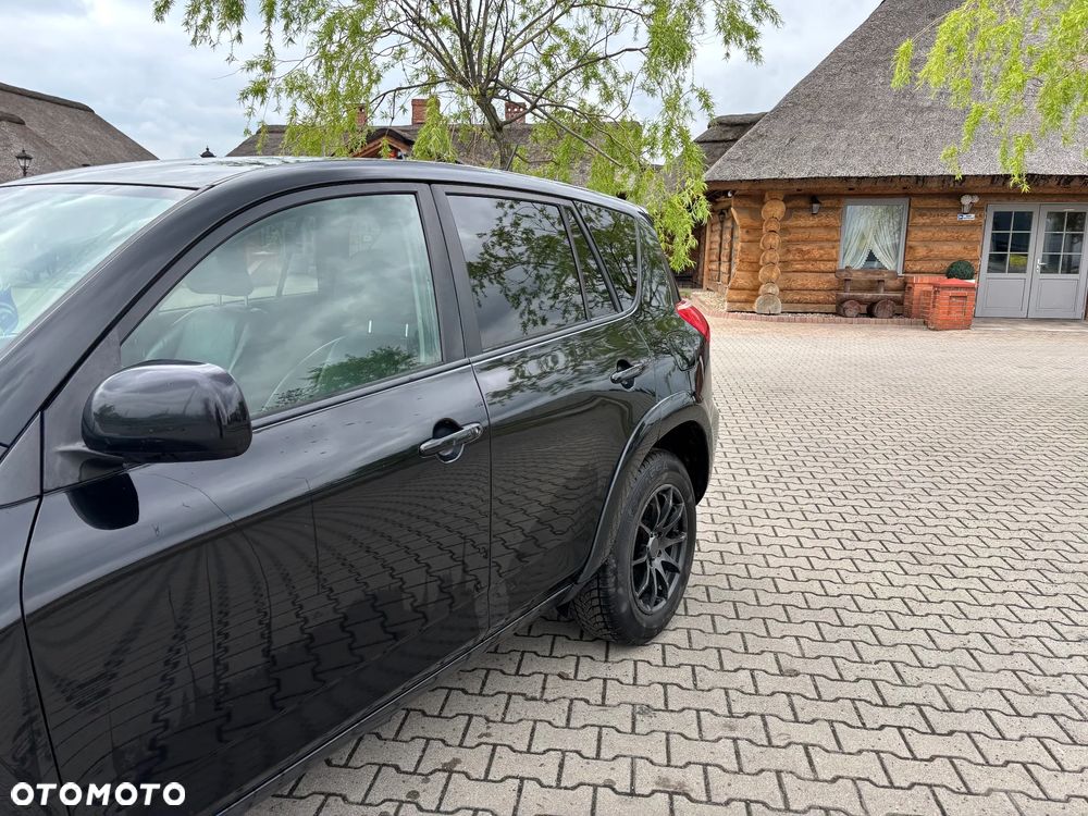 Toyota RAV4 2.2 D-4D X - 2