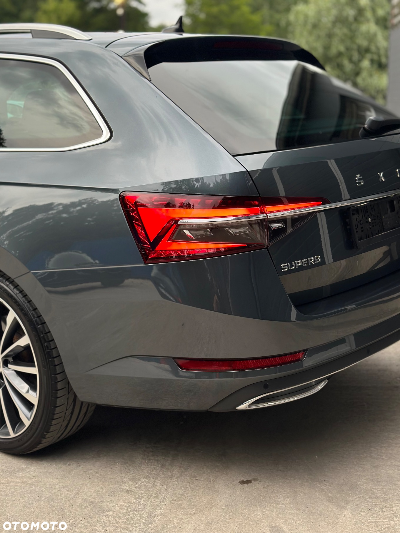 Skoda Superb 2.0 TSI L&K DSG - 11