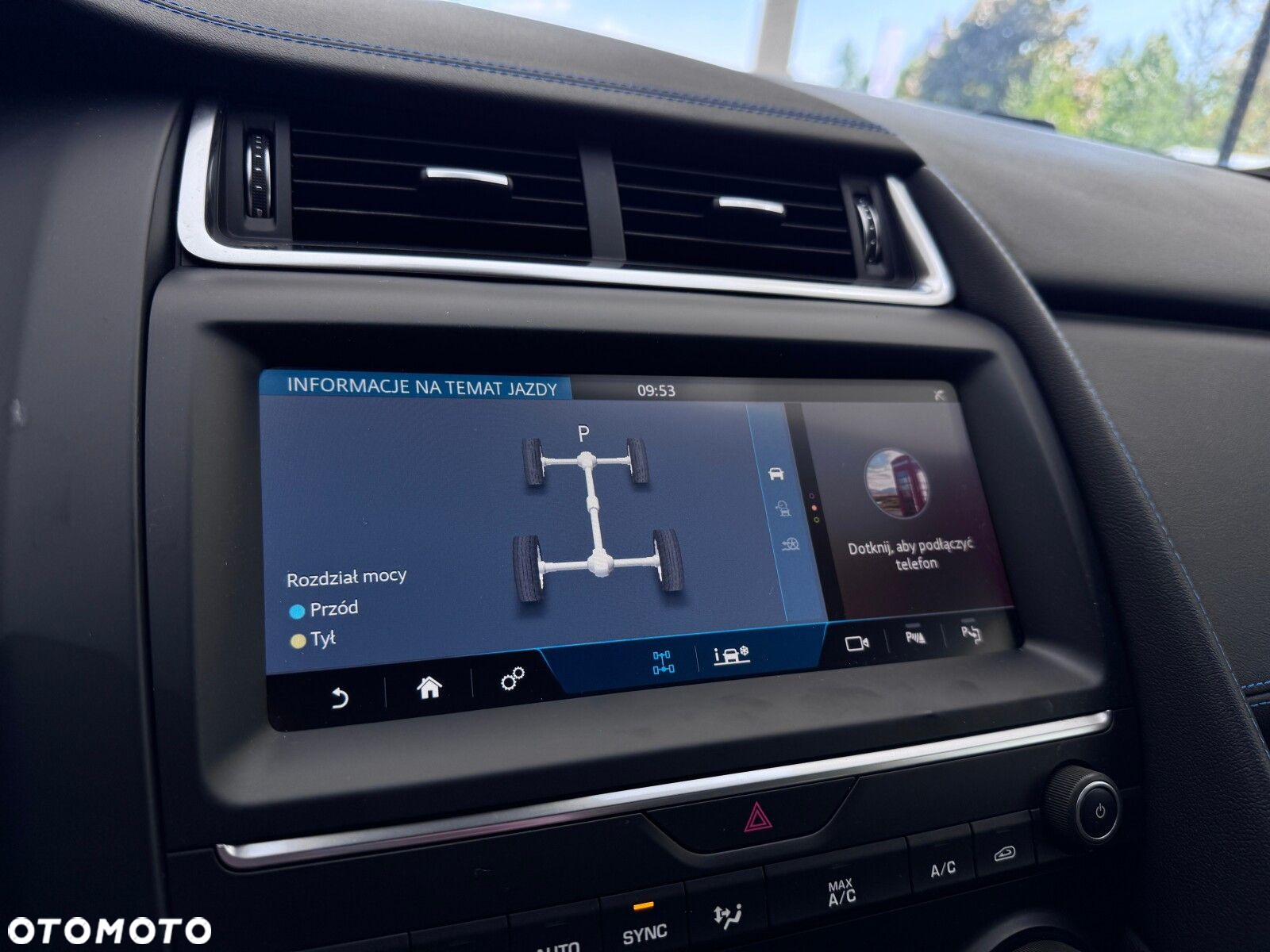 Jaguar E-Pace 2.0 i4D AWD R-Dynamic S - 35