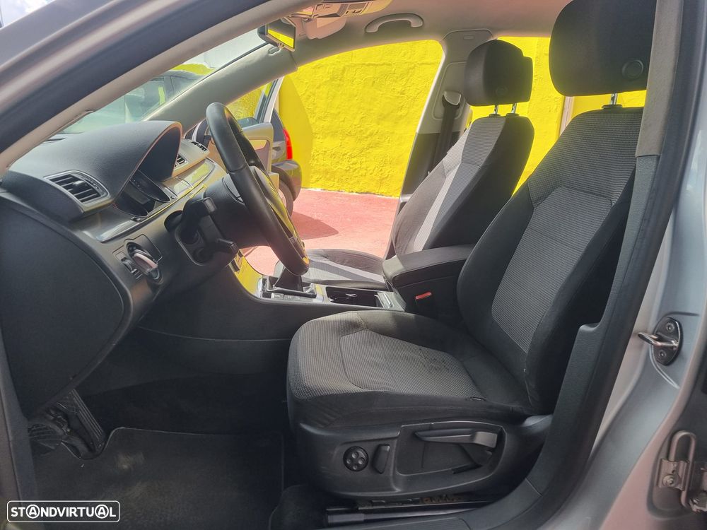VW Passat 1.6 TDI Confortline - 24