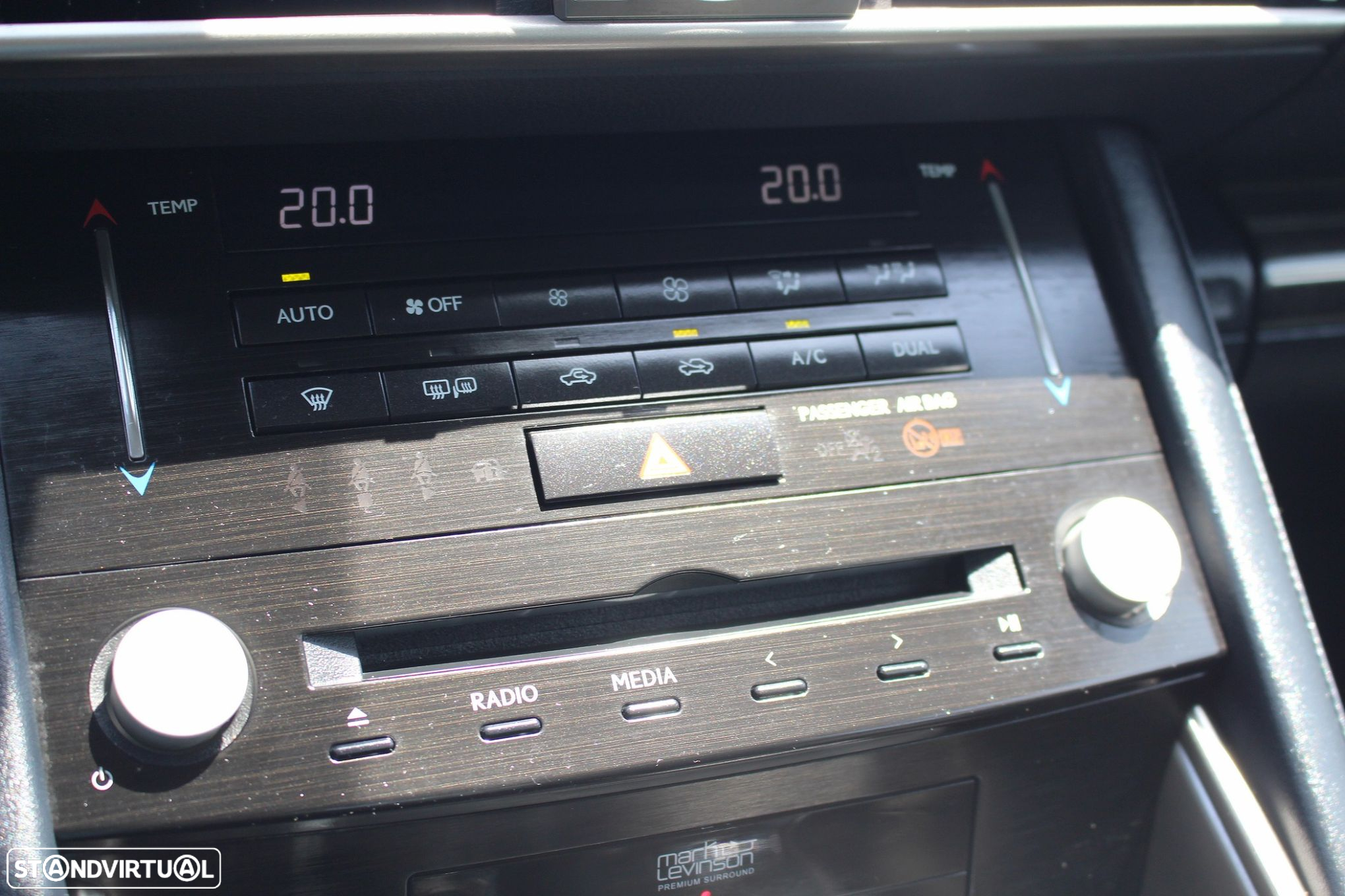 Lexus IS 300H Luxury - 33
