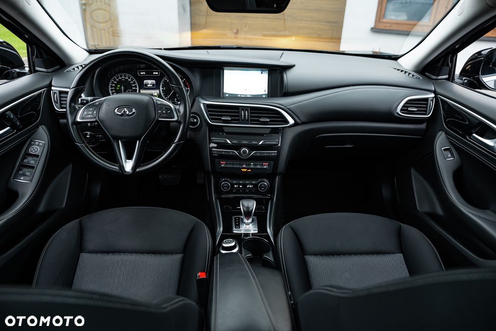 Infiniti Q30 2.2d DCT AWD Sport - 26