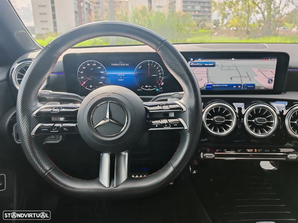 Mercedes-Benz A 250 Limousine e AMG Line - 10