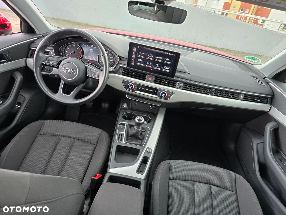 Audi A4 Avant 35 TFSI S line - 23