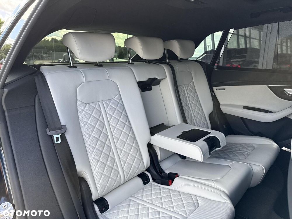 Audi SQ8 - 33