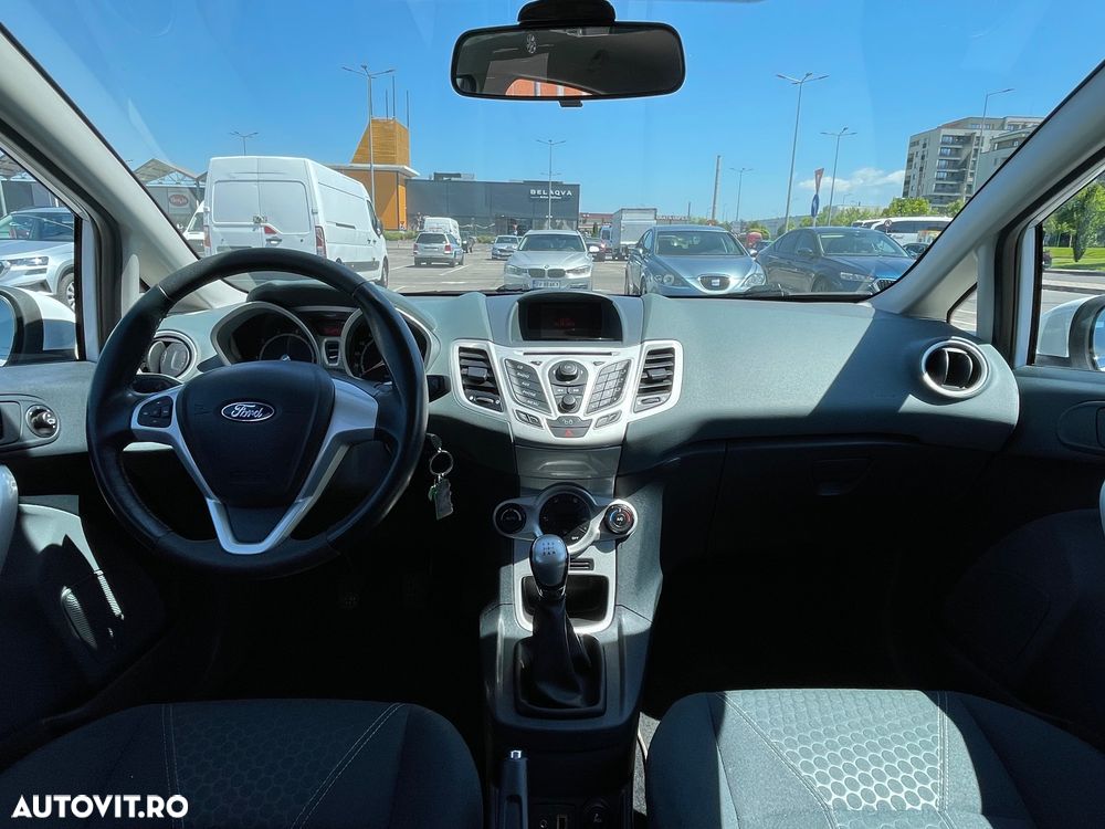 Ford Fiesta - 10