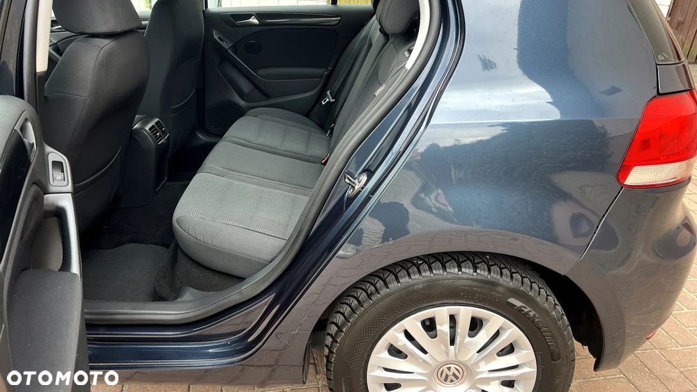 Volkswagen Golf 1.6 Comfortline - 24
