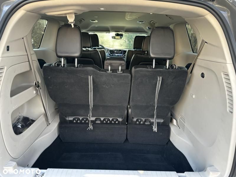 Chrysler Pacifica - 19