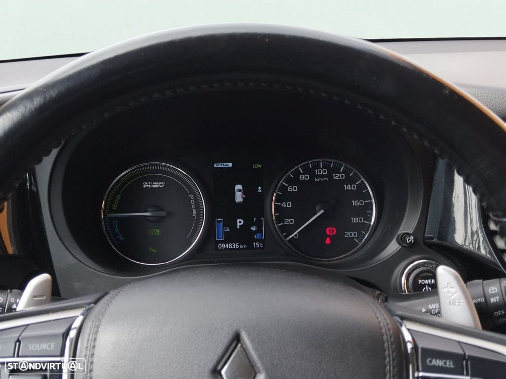 Mitsubishi Outlander 2.0 Instyle - 13
