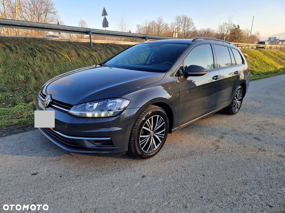 Volkswagen Golf - 1