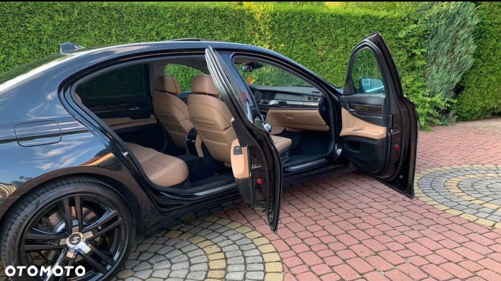 BMW Seria 7 740i - 3