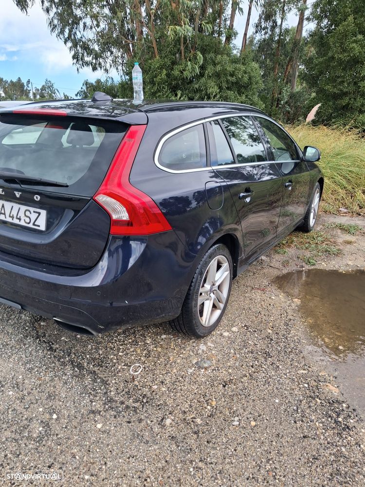 Volvo V60 D2 Momentum - 2