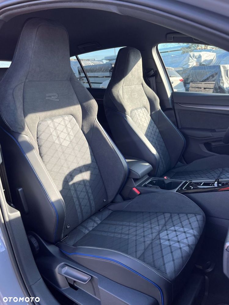 Volkswagen Golf 1.5 eTSI mHEV R-Line Plus DSG - 8