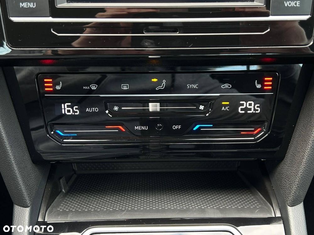 Volkswagen Passat 1.5 TSI EVO Elegance DSG - 26