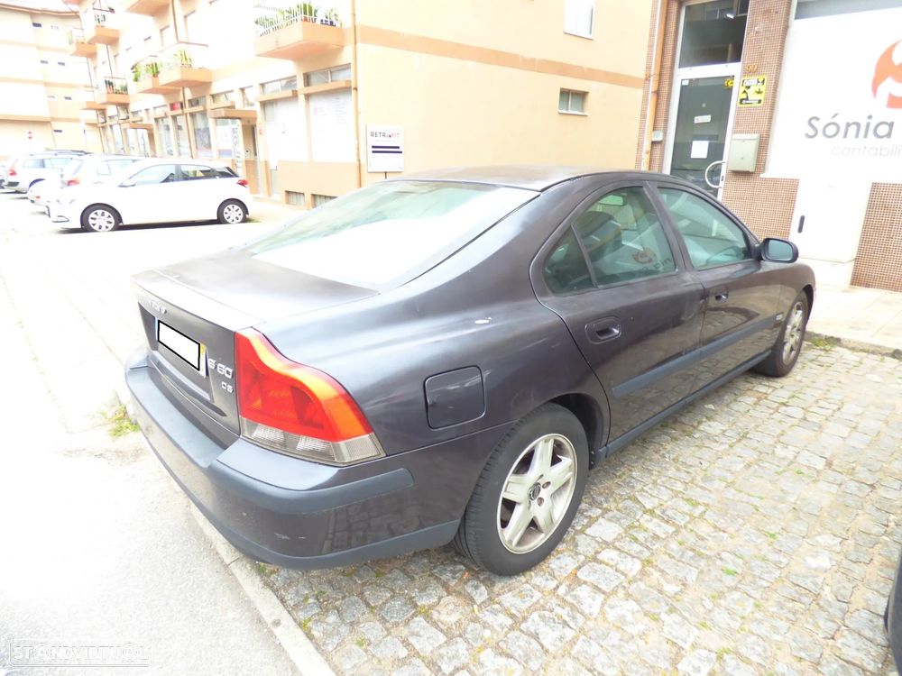 Volvo S60 2.4 D5 - 6