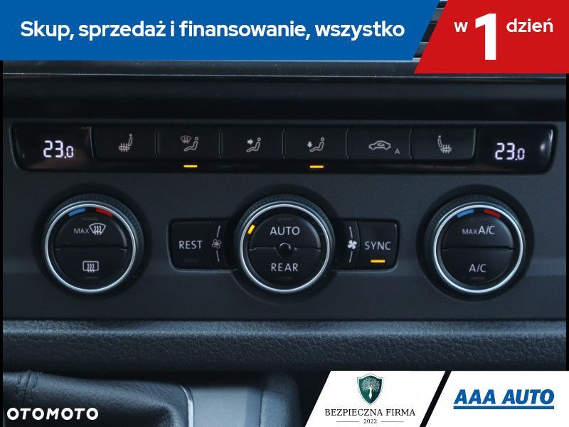 Volkswagen Caravelle - 17