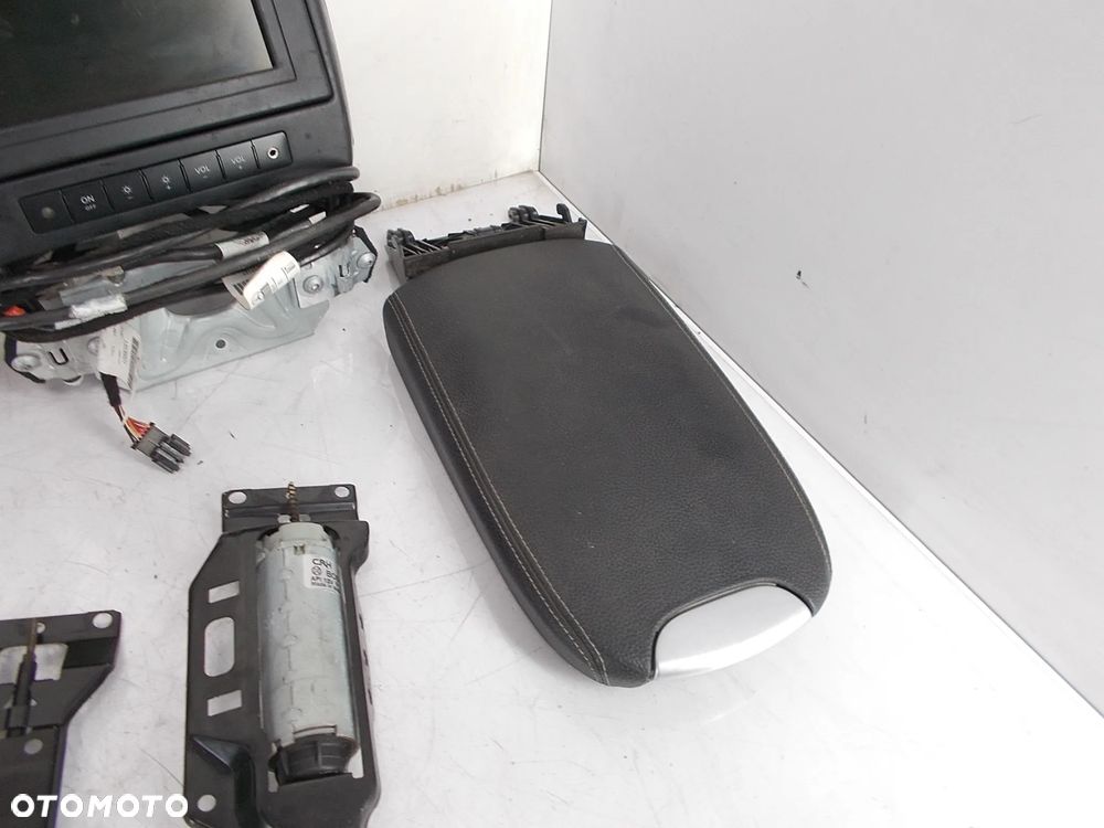 Zagłówek fotel tapicerka Mercedes ML W164 AMG osłona fotela - 12