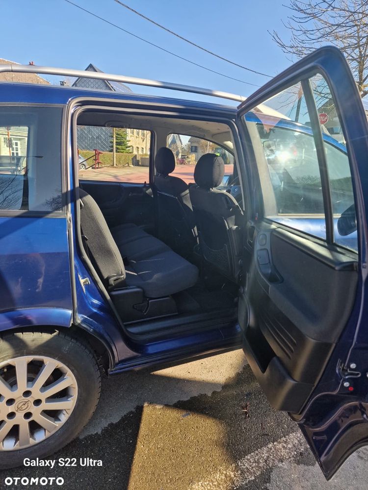 Opel Zafira 1.8 16V Elegance - 2