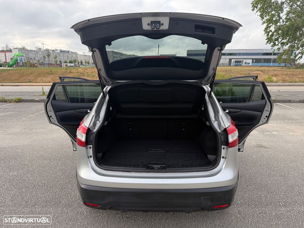 Nissan Qashqai 1.5 dCi N-Connecta 18 - 15