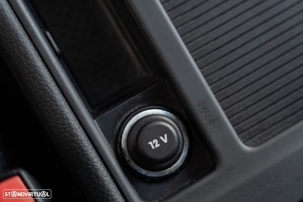 VW Golf 2.0 TDI GTD DSG - 36