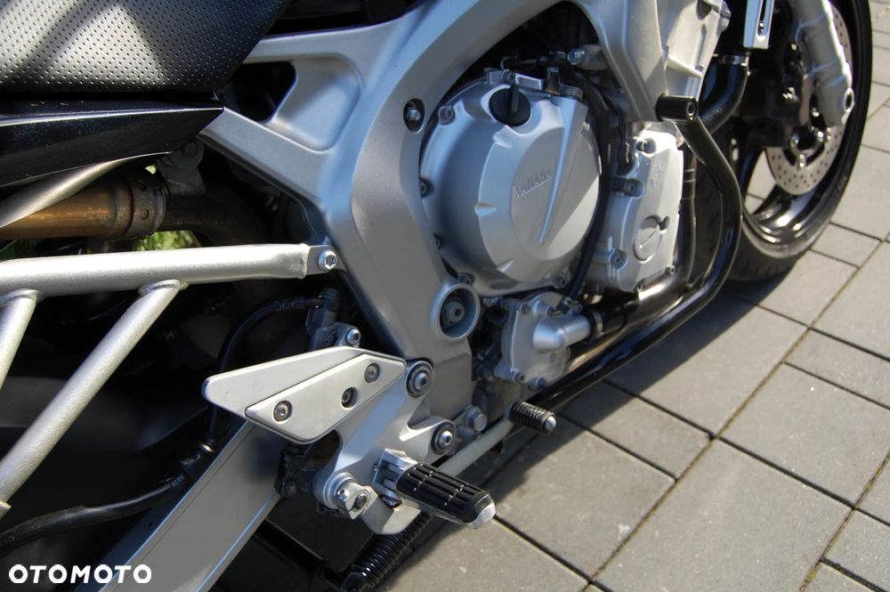 Yamaha FZ6 - 9