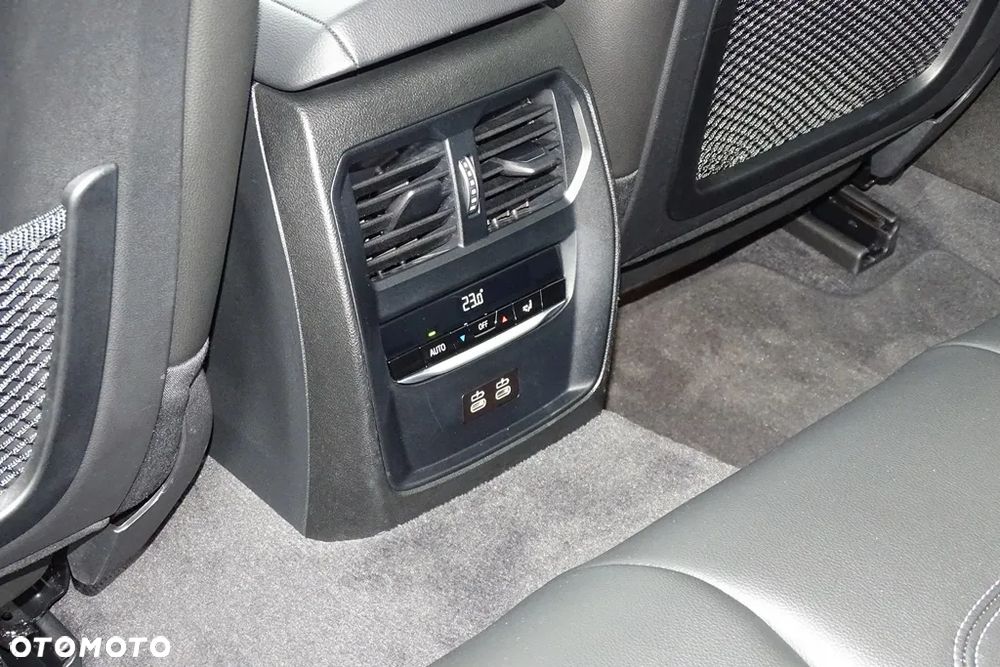 BMW Seria 3 318d Edition Luxury Line Purity - 27
