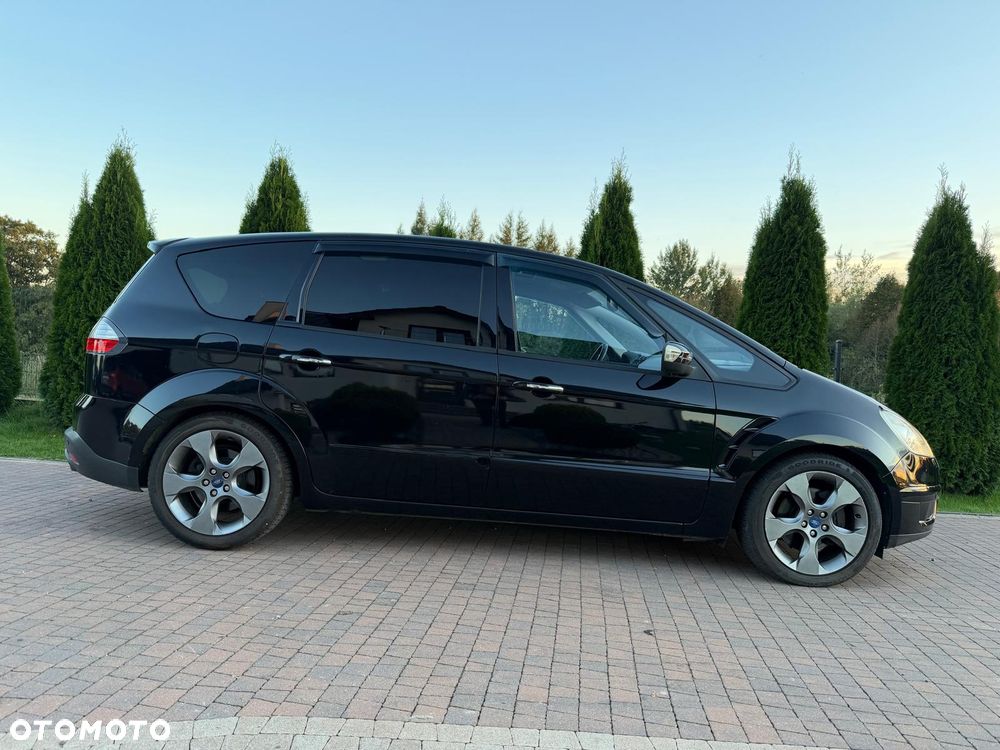 Ford S-Max - 16