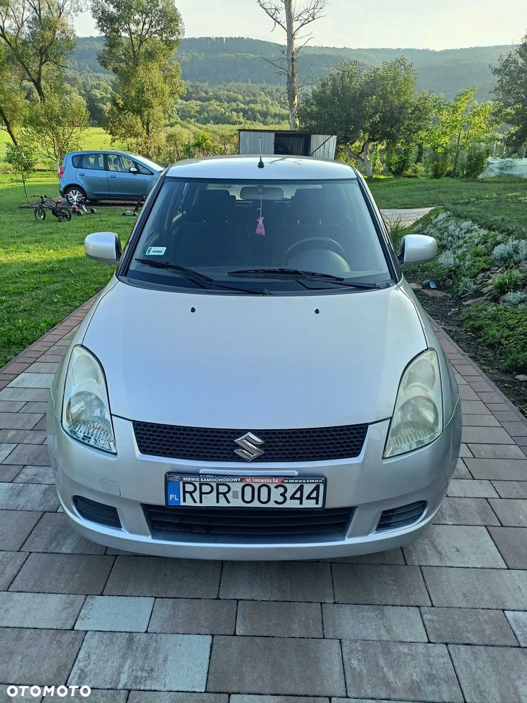 Suzuki Swift - 1
